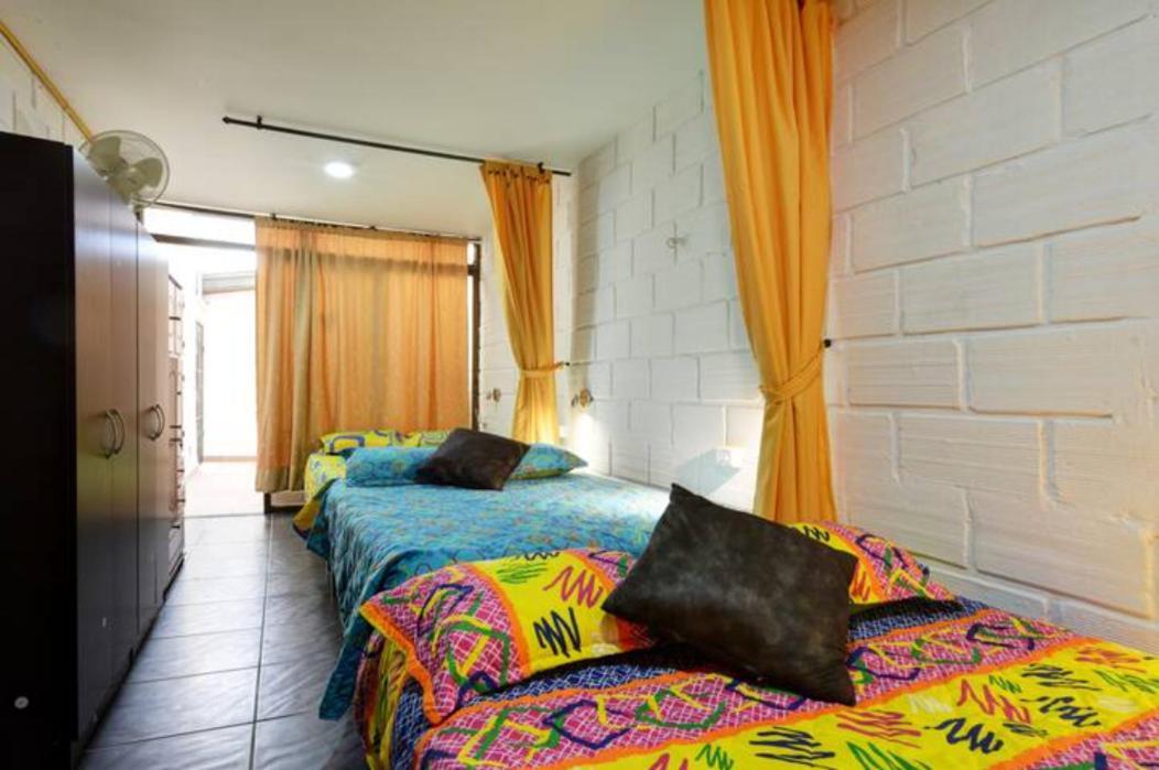 International House Co-Living Pansiyon Medellín Dış mekan fotoğraf